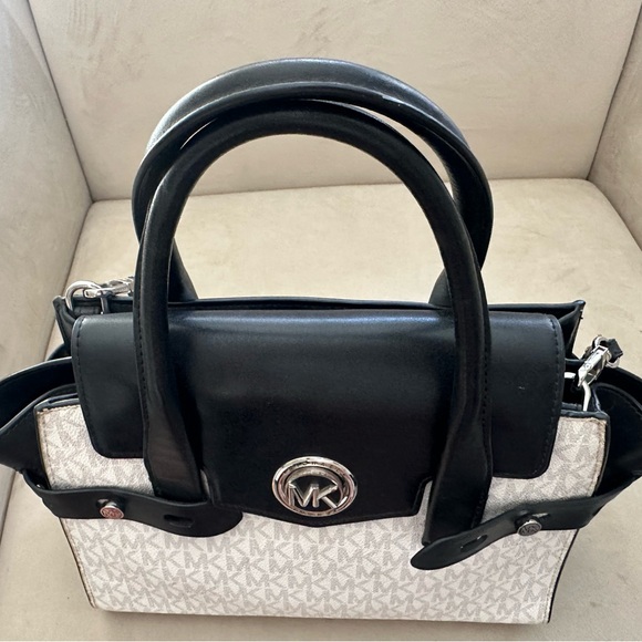 Michael Kors Black and white Carmen Satchel, Hangbag - Picture 8 of 10